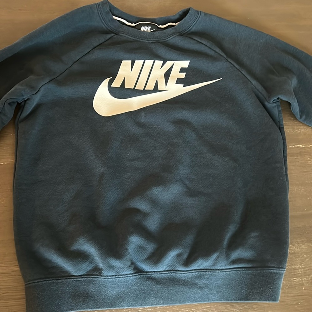 Dark blue Nike crewneck